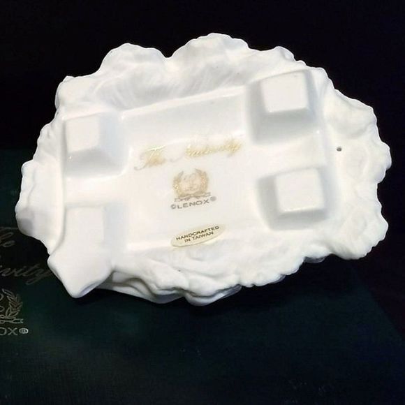 90"s Porcelain  Bisque Lenox The Nativity HOLY FAMILY 2 Piece Set Christmas Gift - Picture 9 of 12